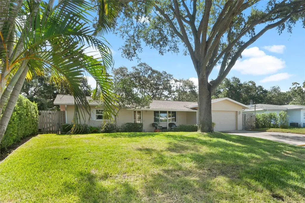 1707 Ridgeway Drive Clearwater FL 33755