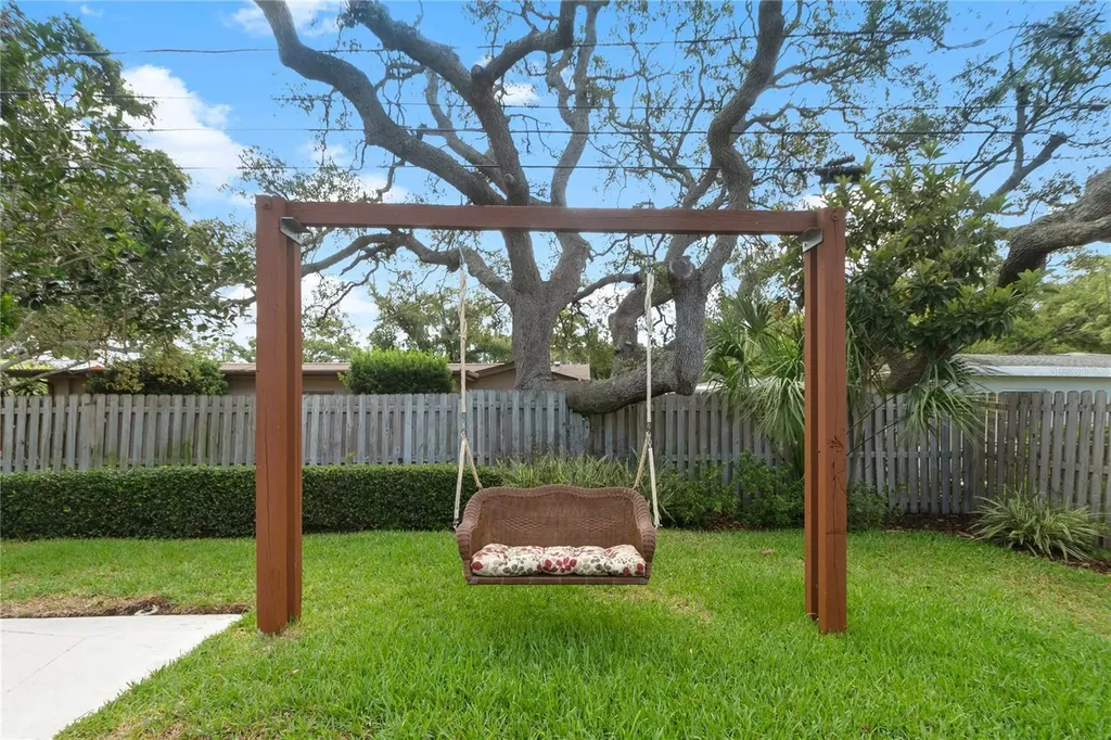 1707 Ridgeway Drive Clearwater FL 33755