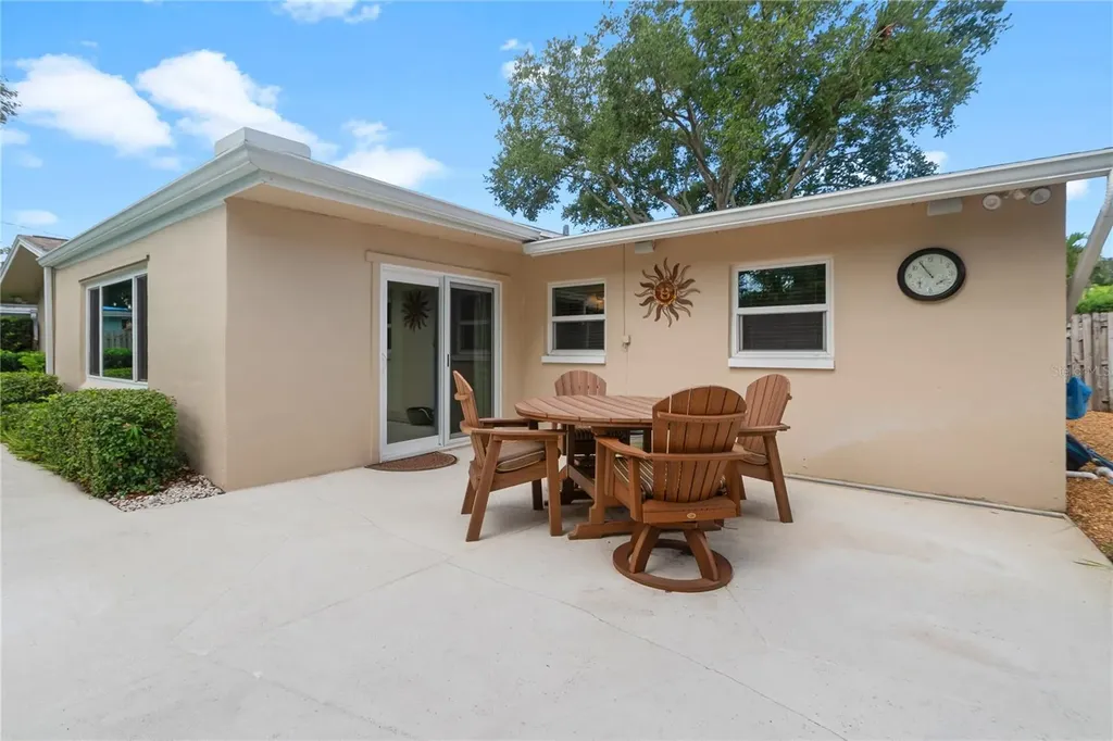 1707 Ridgeway Drive Clearwater FL 33755