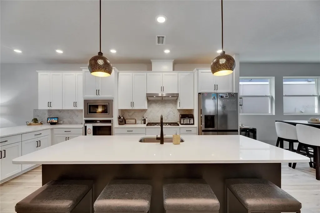 5541 Del Coronado Drive Apollo Beach FL 33572