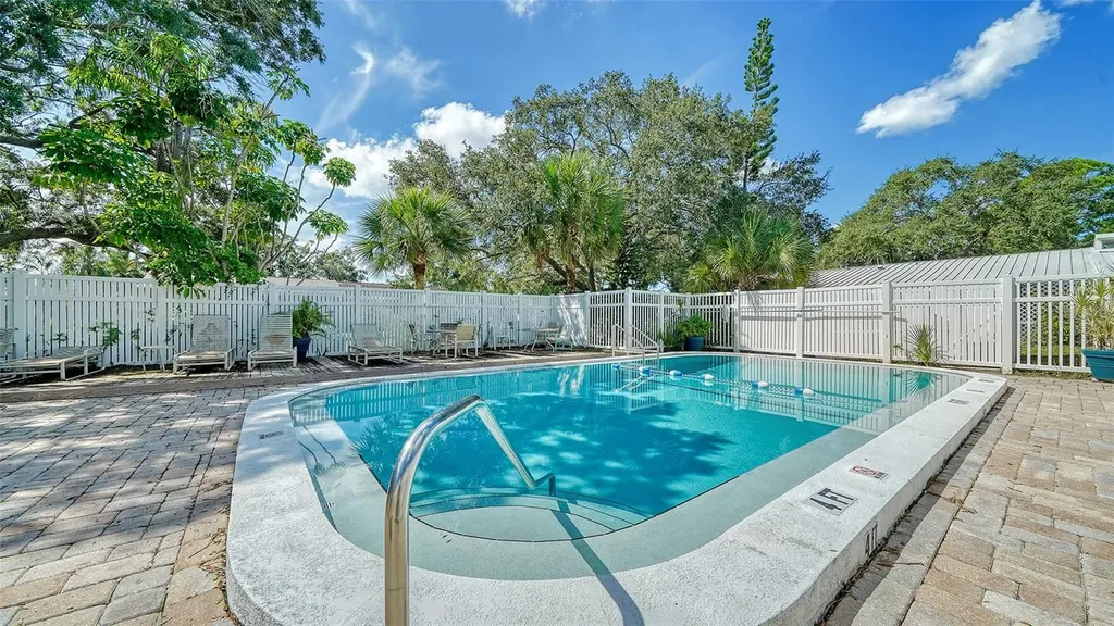 500 N Jefferson Avenue Sarasota FL 34237