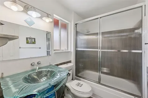 2854 N Powers Drive Orlando FL 32818