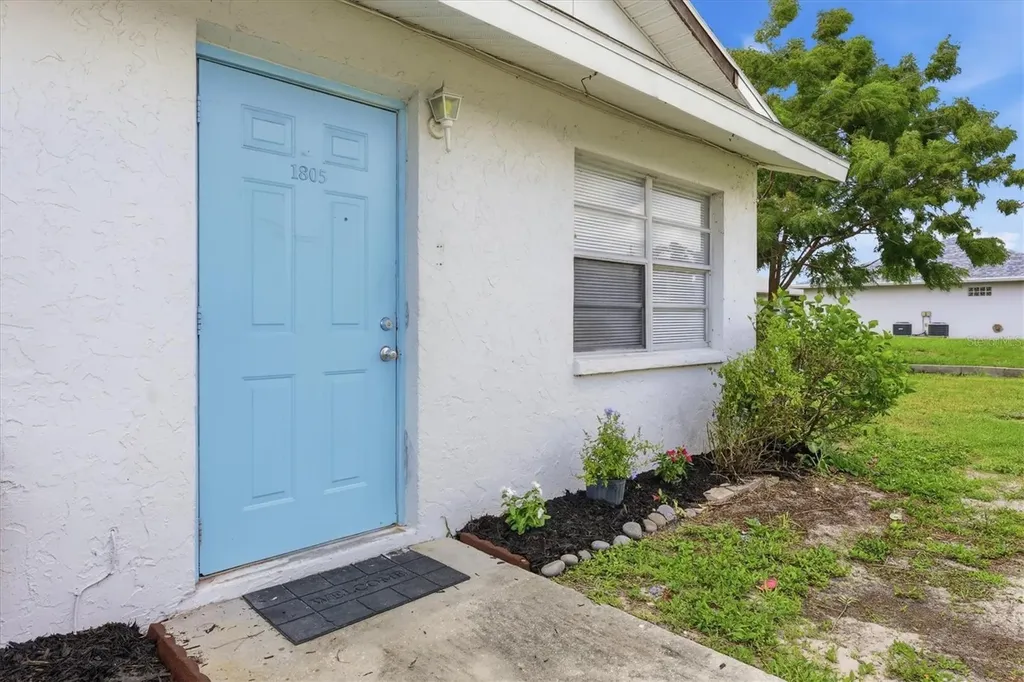 1805 Marbeth Street Sarasota FL 34231