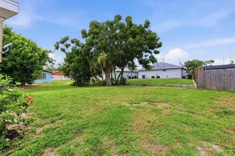 1805 Marbeth Street Sarasota FL 34231