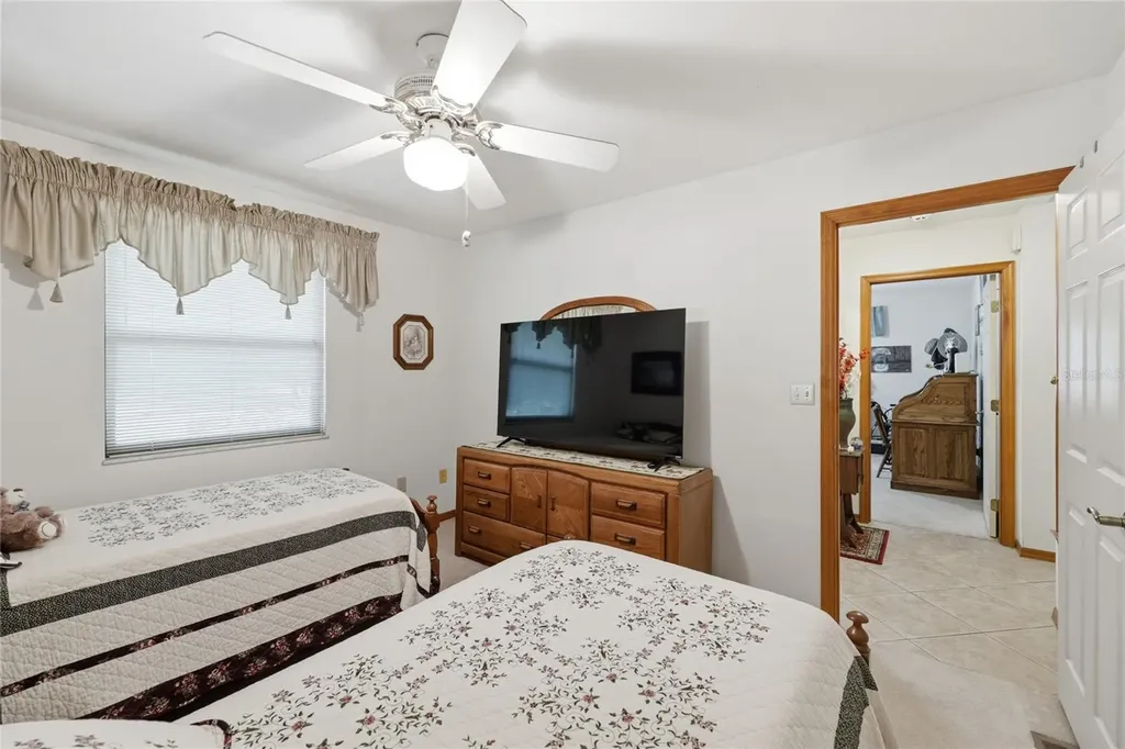 561 SE 28th Street Melrose FL 32666