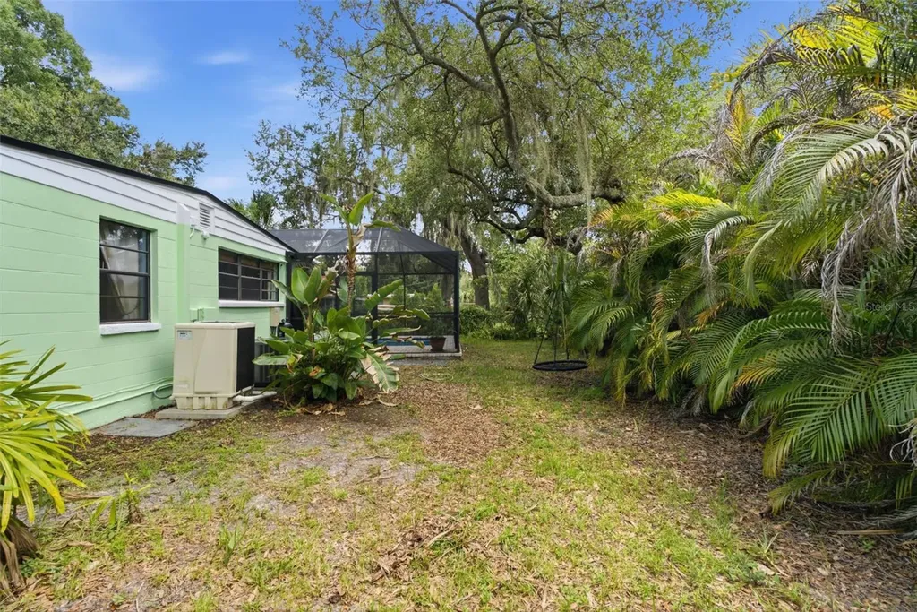 609 W River Drive Tampa FL 33617