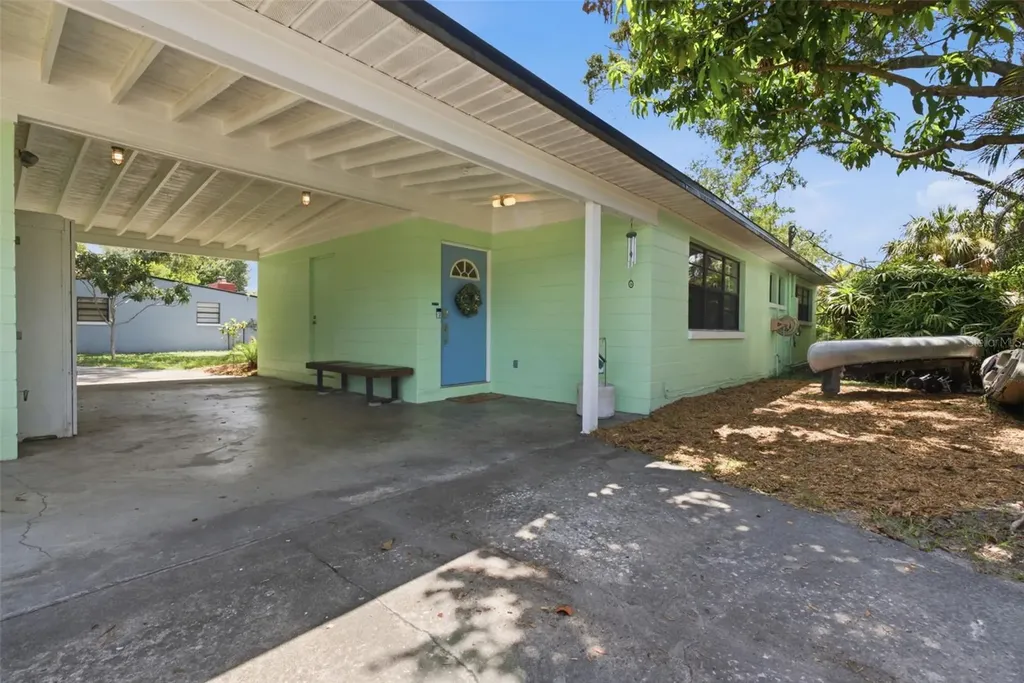 609 W River Drive Tampa FL 33617