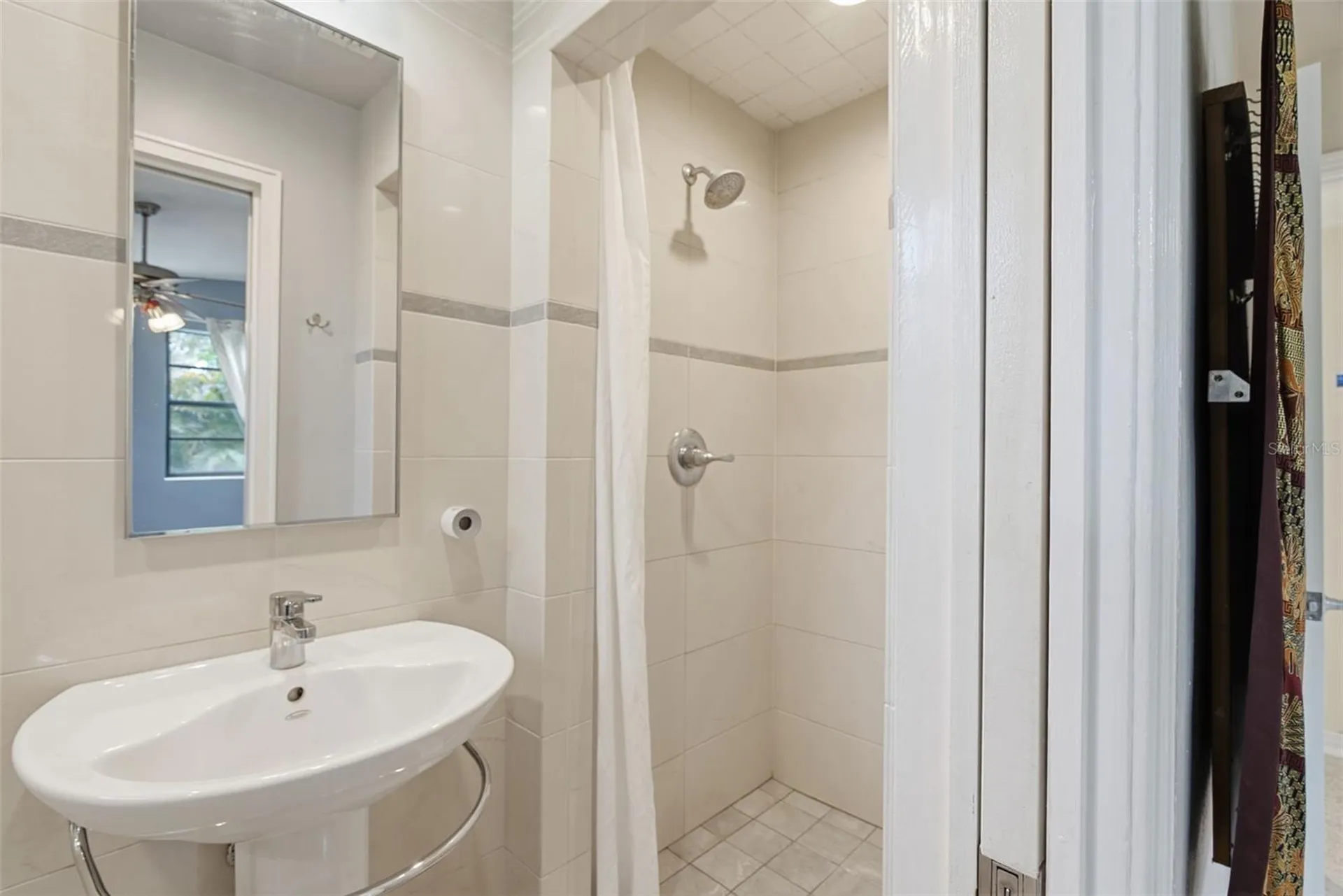 609 W River Drive Tampa FL 33617
