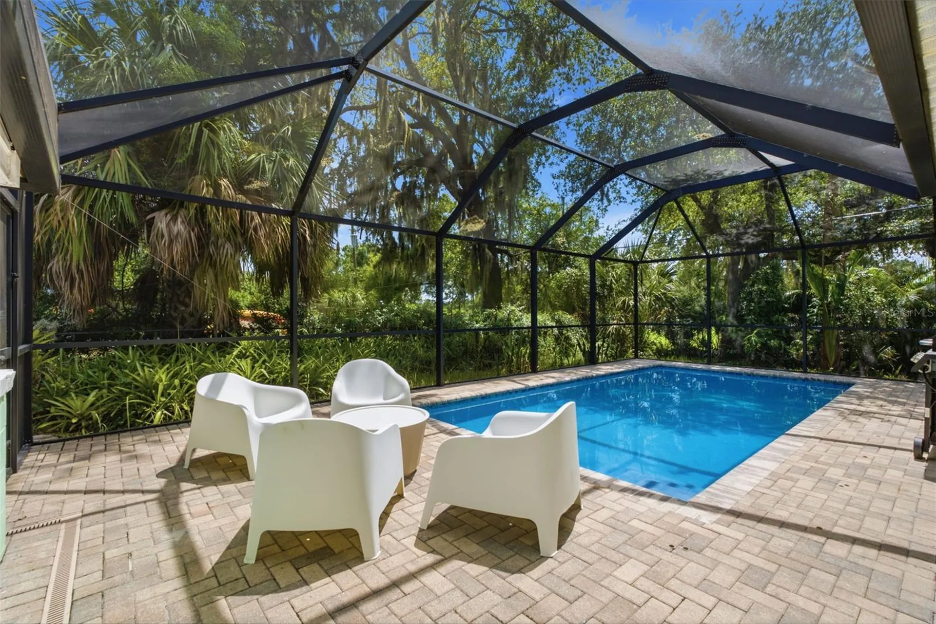 609 W River Drive Tampa FL 33617