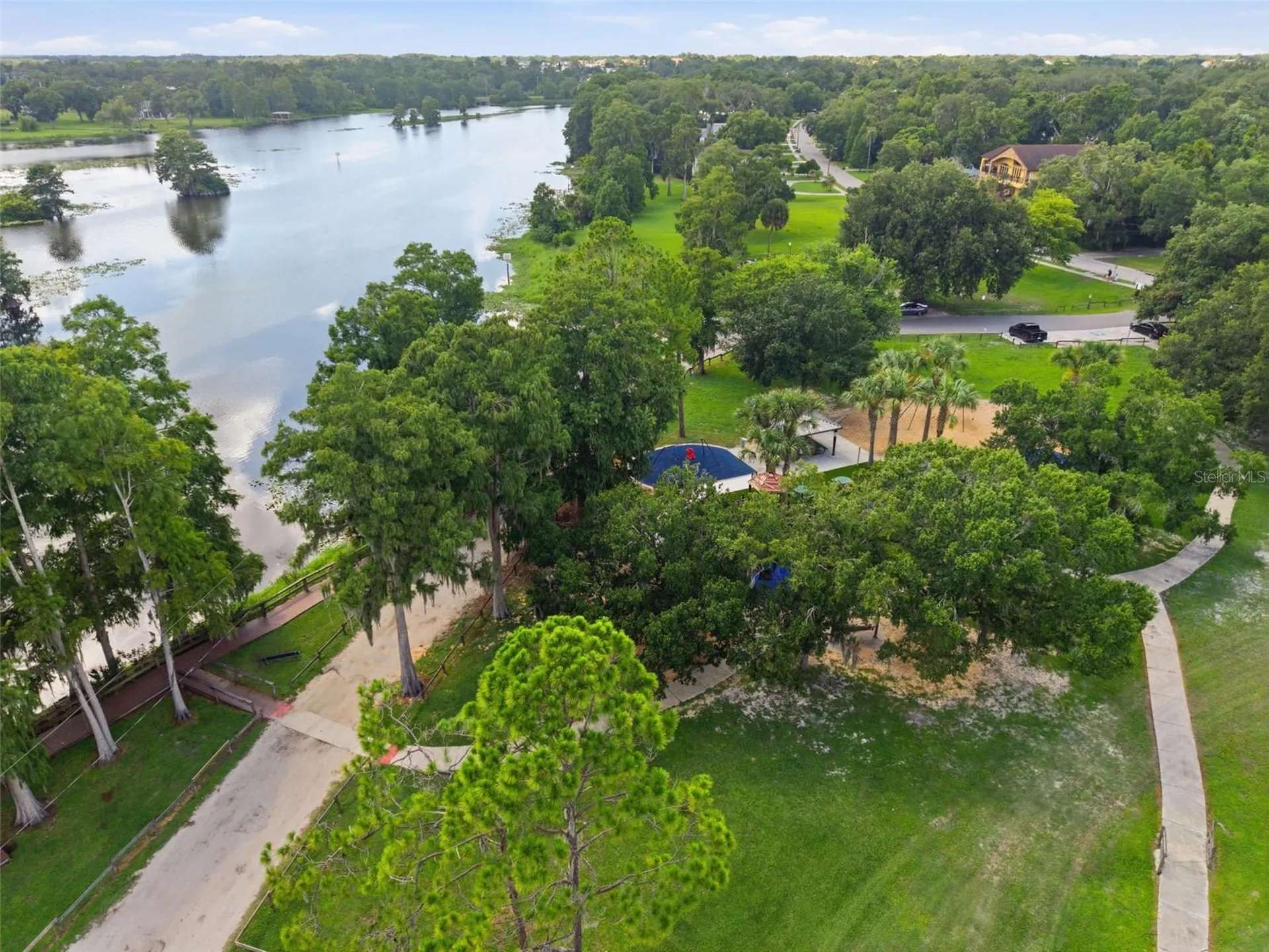 609 W River Drive Tampa FL 33617