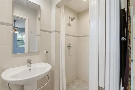 609 W River Drive Tampa FL 33617