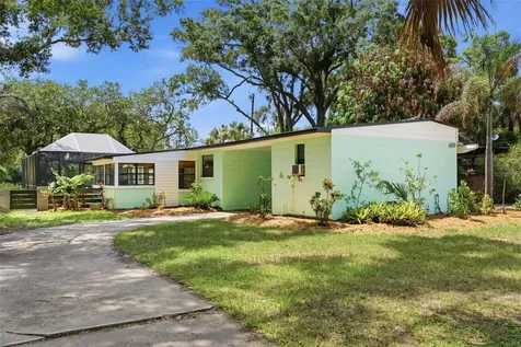 609 W River Drive Tampa FL 33617