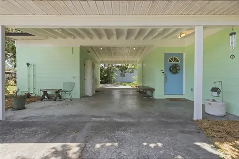 609 W River Drive Tampa FL 33617