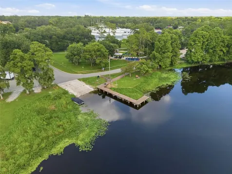 609 W River Drive Tampa FL 33617
