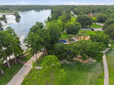 609 W River Drive Tampa FL 33617