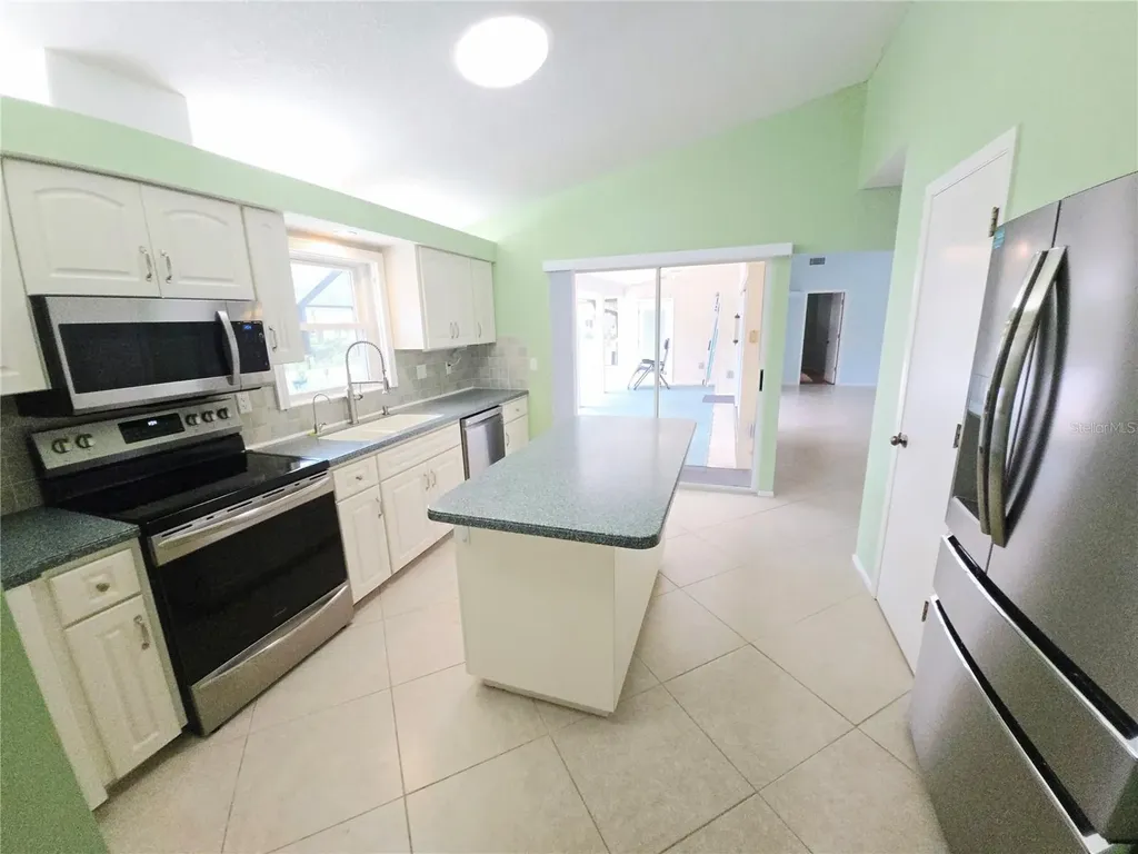 3601 Garden Lakes Clenet Bradenton FL 34203