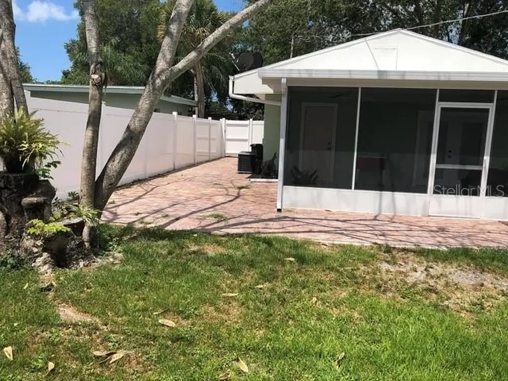 5909 Albert Place Sarasota FL 34231