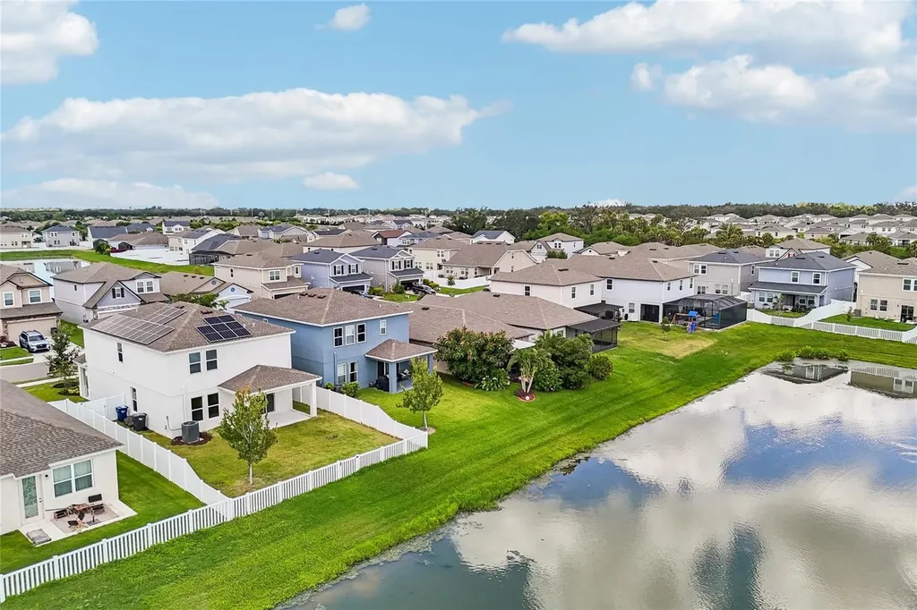 4702 Birdsong Drive Palmetto FL 34221