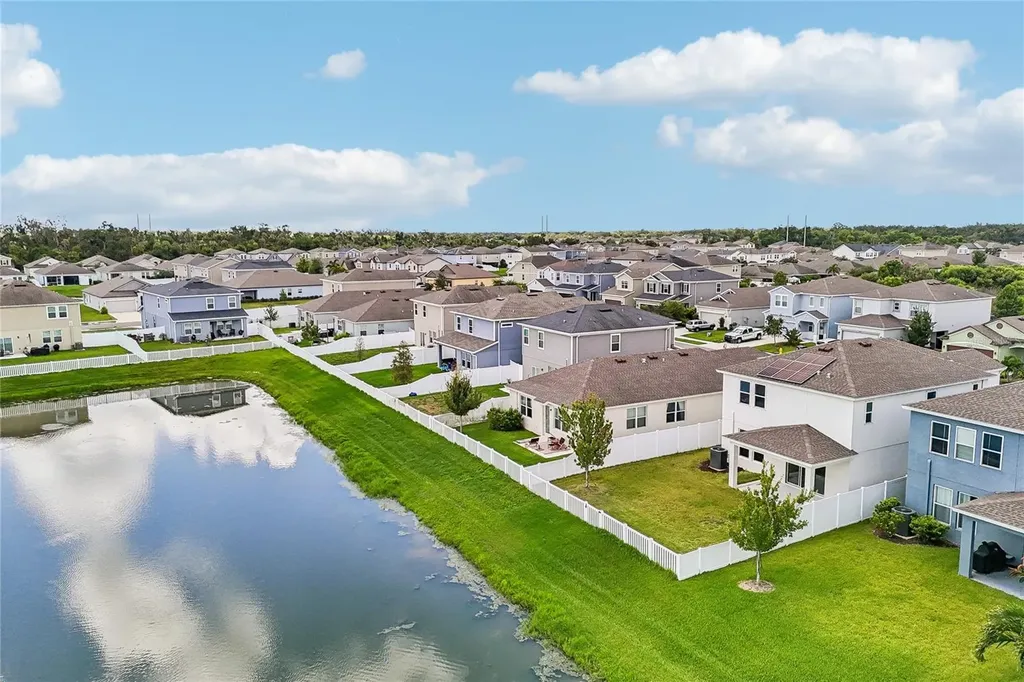 4702 Birdsong Drive Palmetto FL 34221