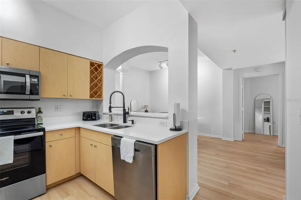 200 4th Avenue S St Petersburg FL 33701