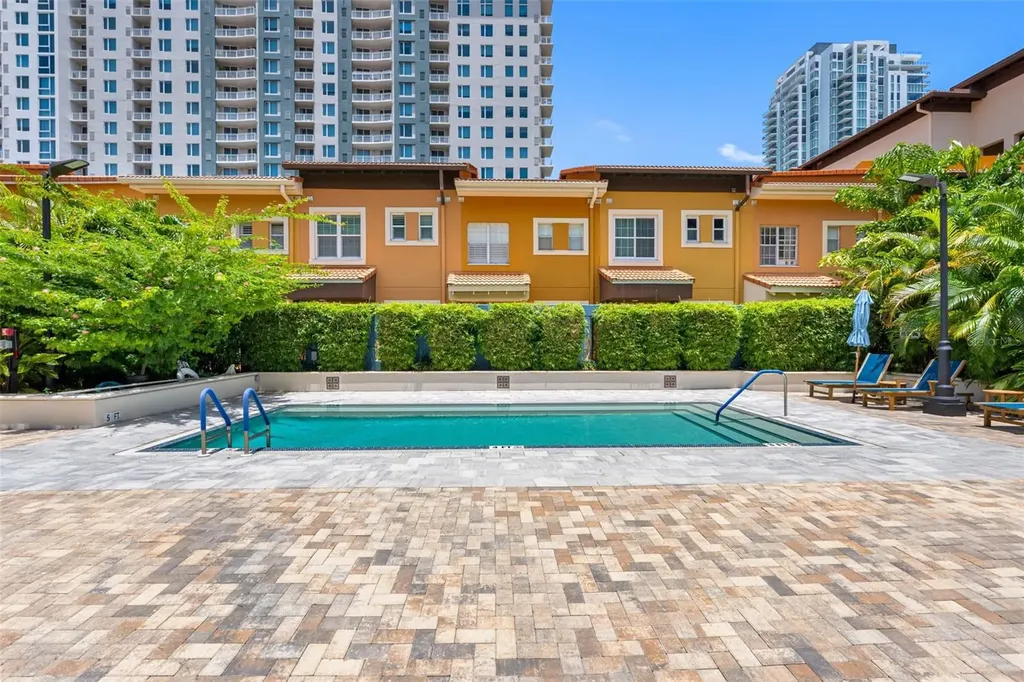 200 4th Avenue S St Petersburg FL 33701