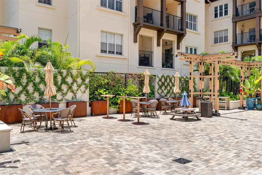 200 4th Avenue S St Petersburg FL 33701