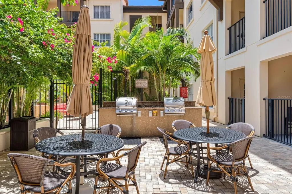 200 4th Avenue S St Petersburg FL 33701