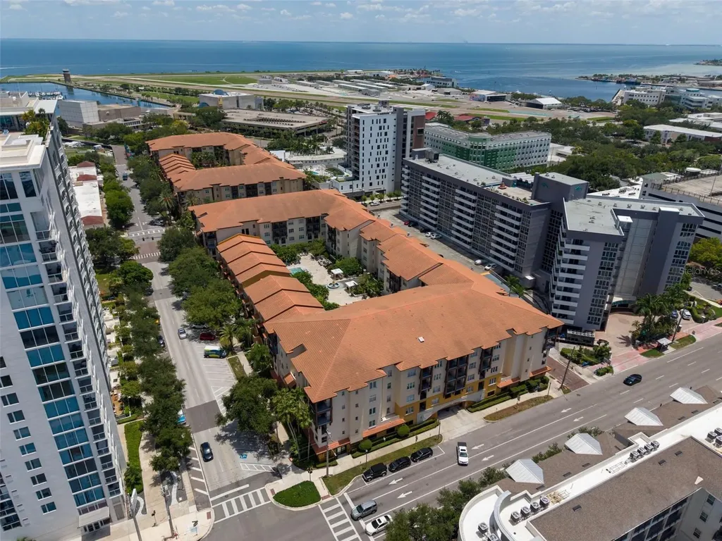 200 4th Avenue S St Petersburg FL 33701