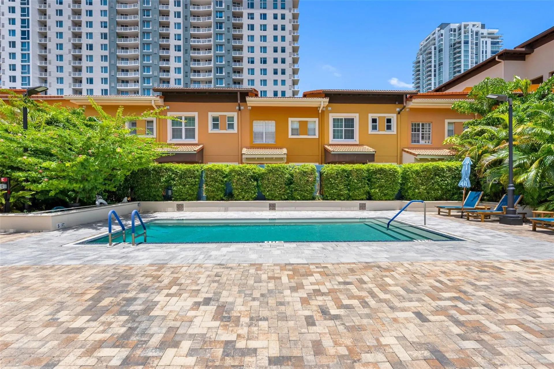 200 4th Avenue S St Petersburg FL 33701