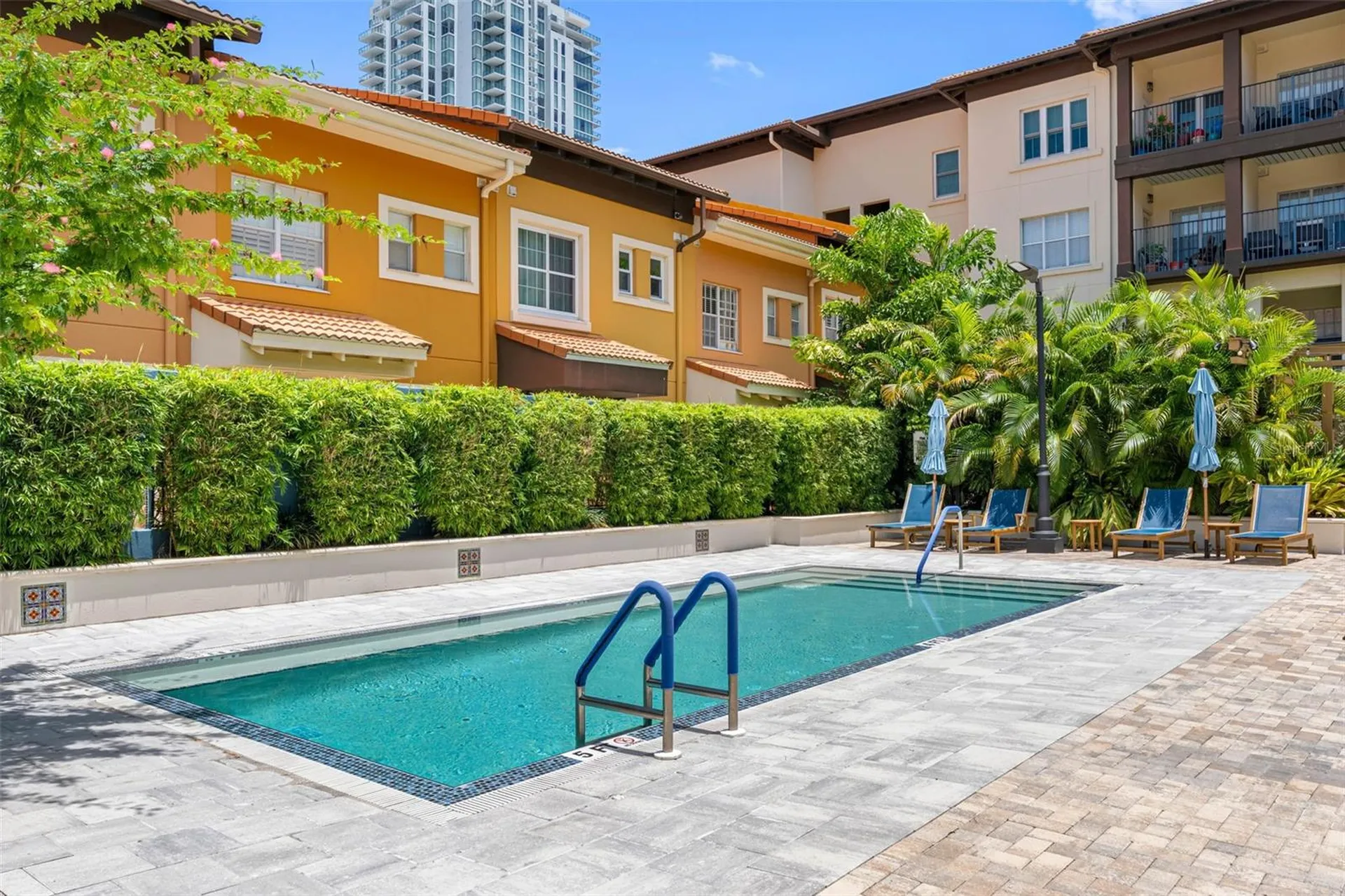 200 4th Avenue S St Petersburg FL 33701