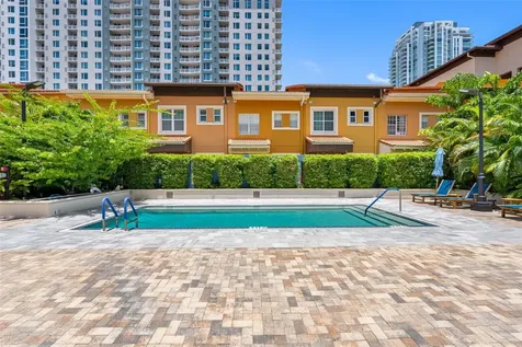 200 4th Avenue S St Petersburg FL 33701