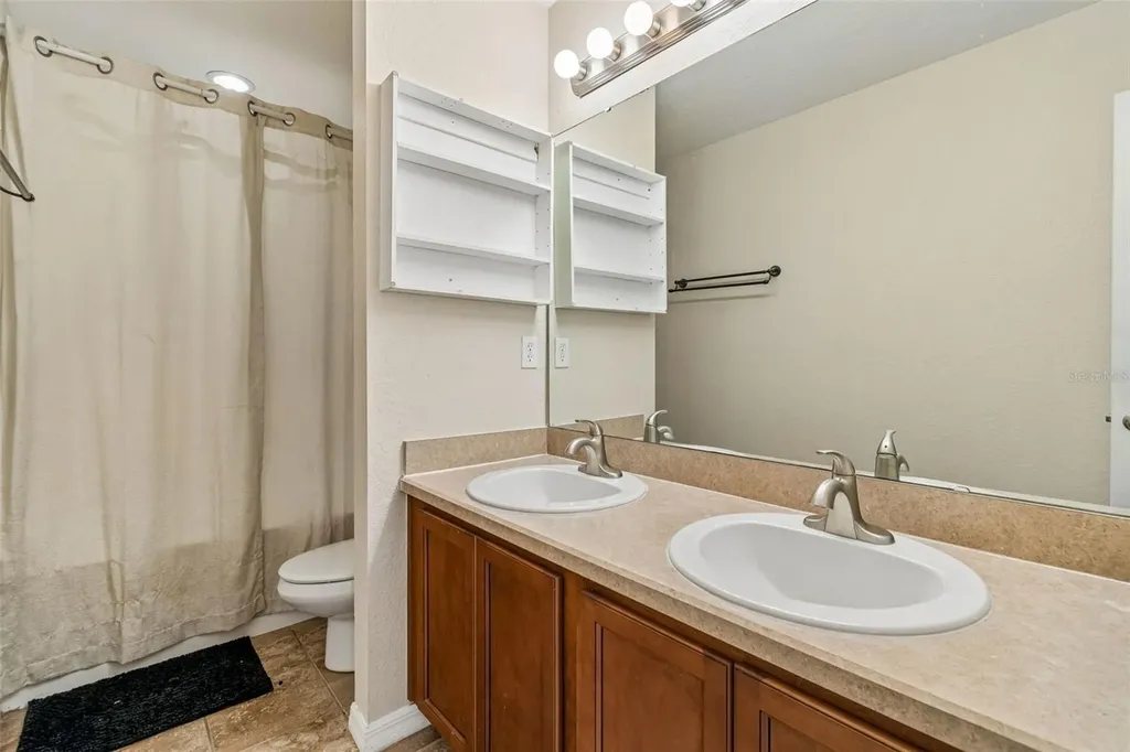 222 Carpenters Way Lakeland FL 33805