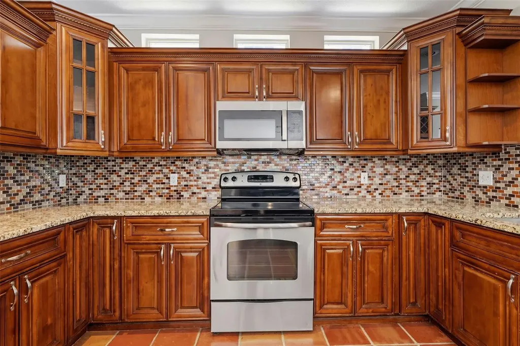 3710 W Leona Street Tampa FL 33629