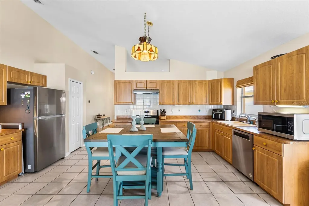 1674 Meadow Oak Lane Tarpon Springs FL 34689
