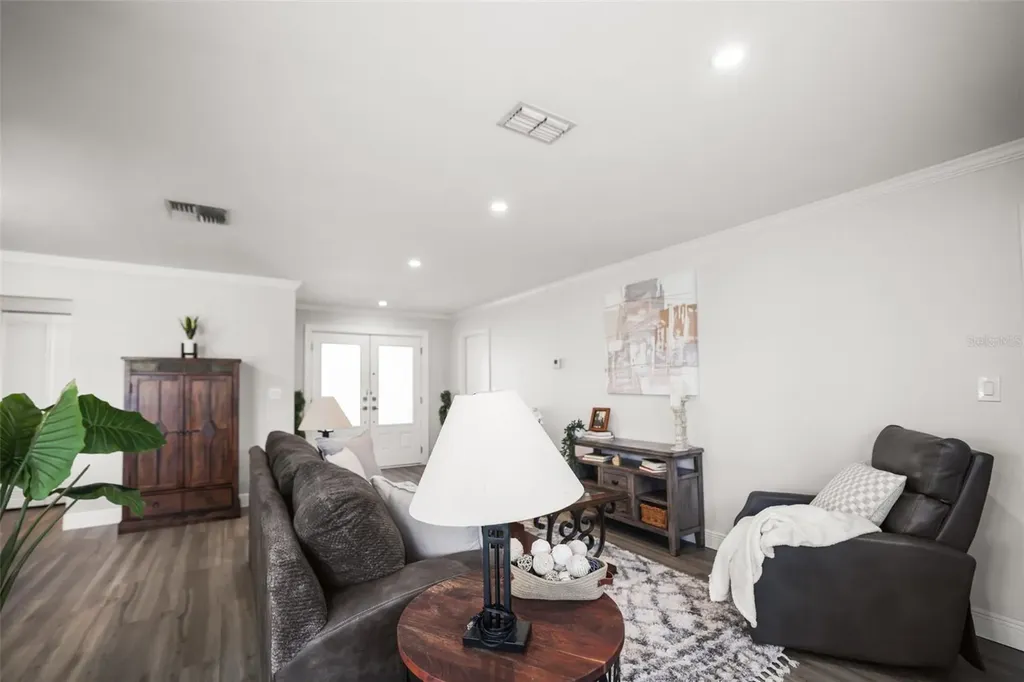 10559 41st Court N Clearwater FL 33762