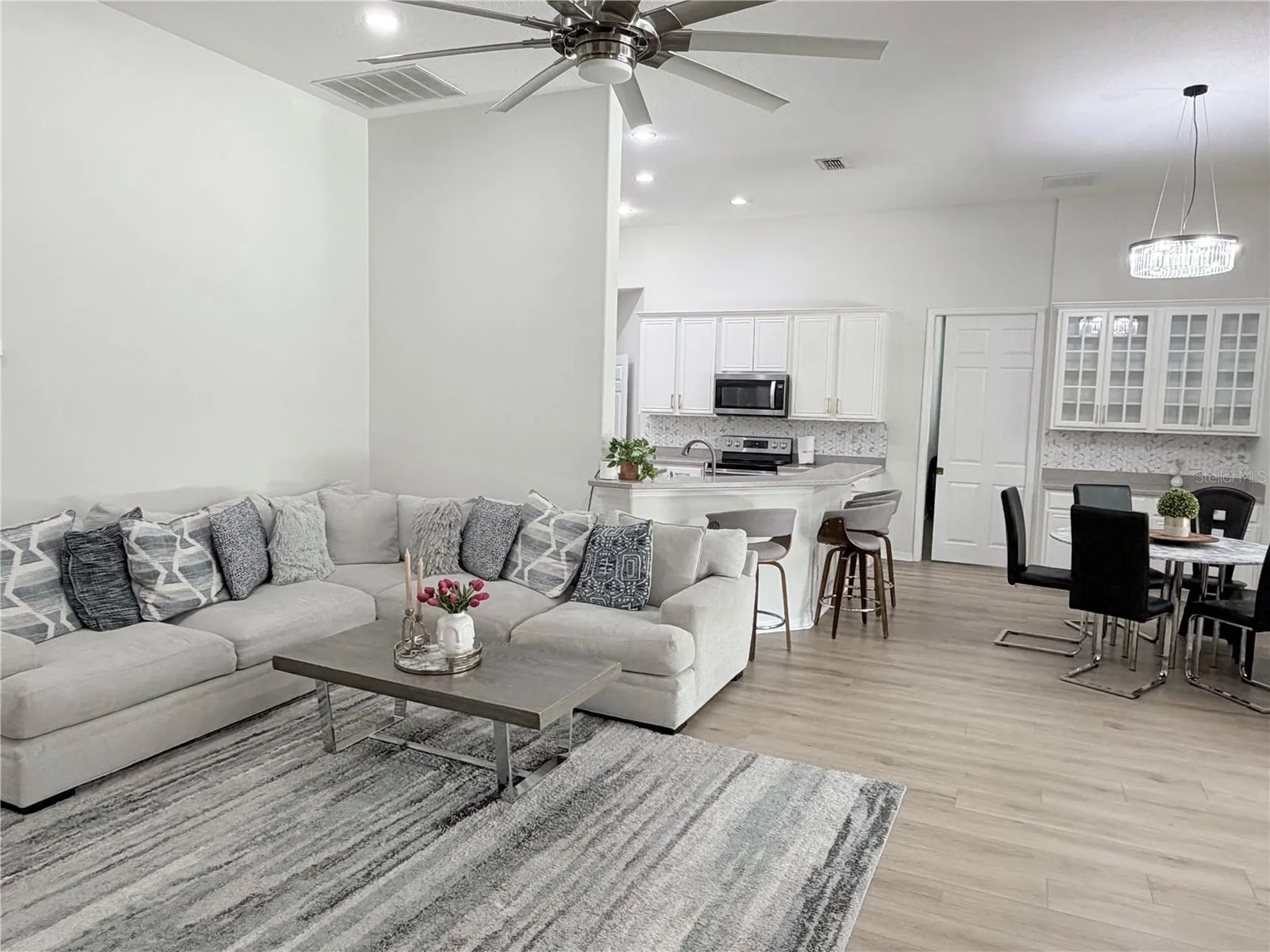 2413 Prairie View Winter Garden FL 34787