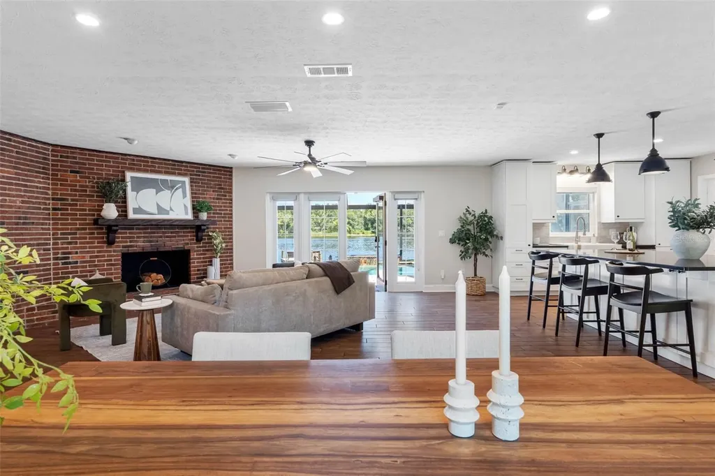 4221 River Hills Drive Tampa FL 33617