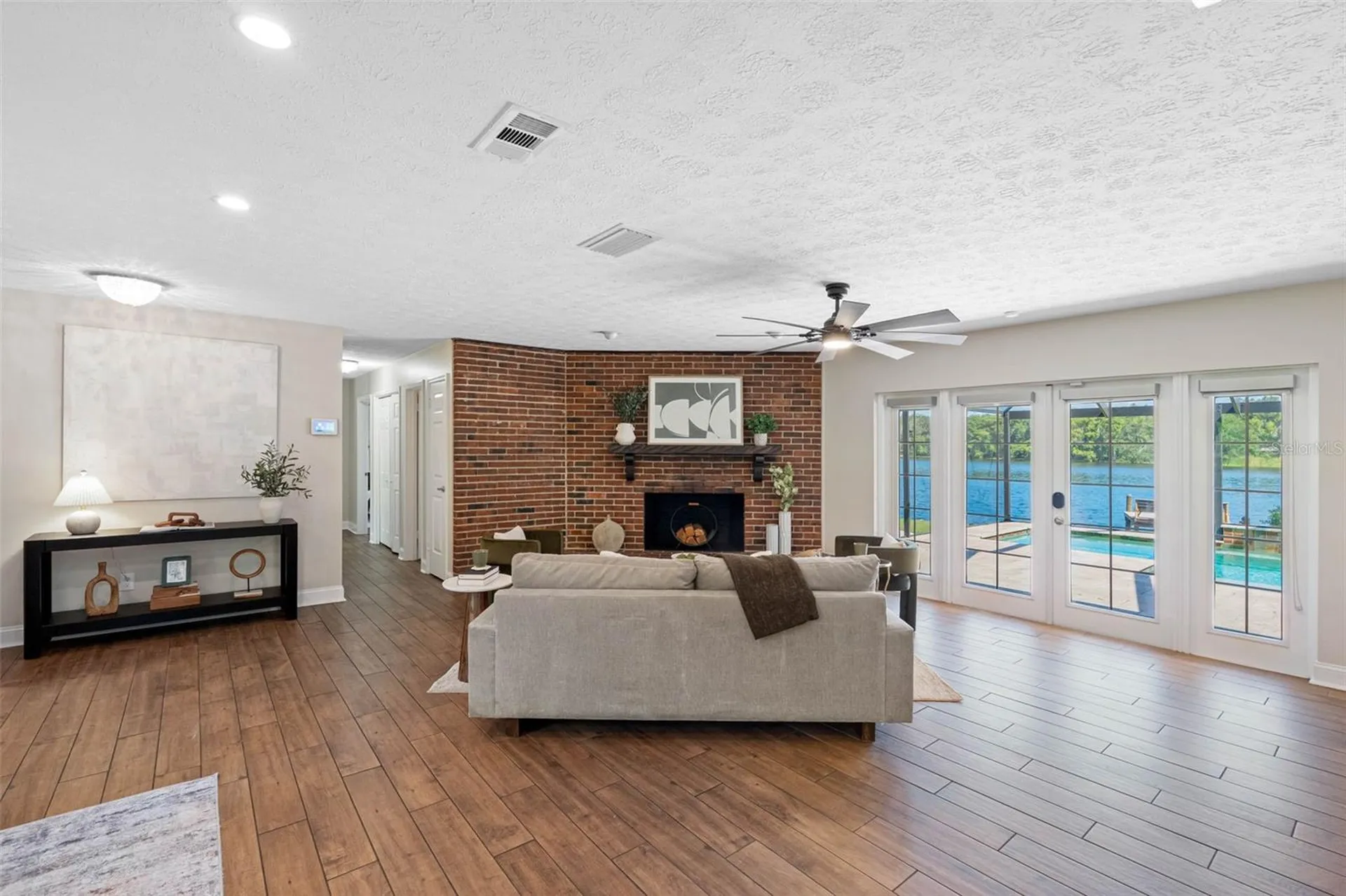 4221 River Hills Drive Tampa FL 33617
