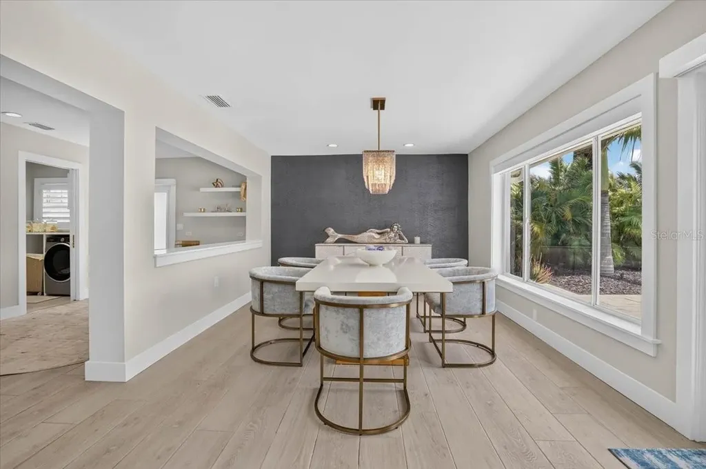 208 N Polk Drive Sarasota FL 34236