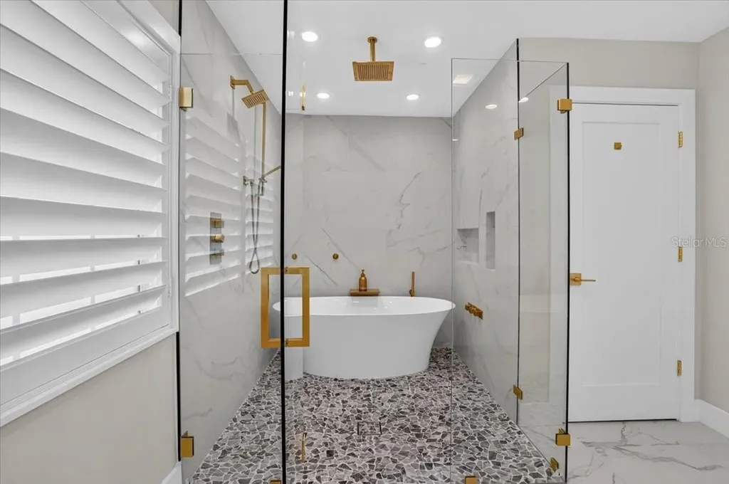 208 N Polk Drive Sarasota FL 34236