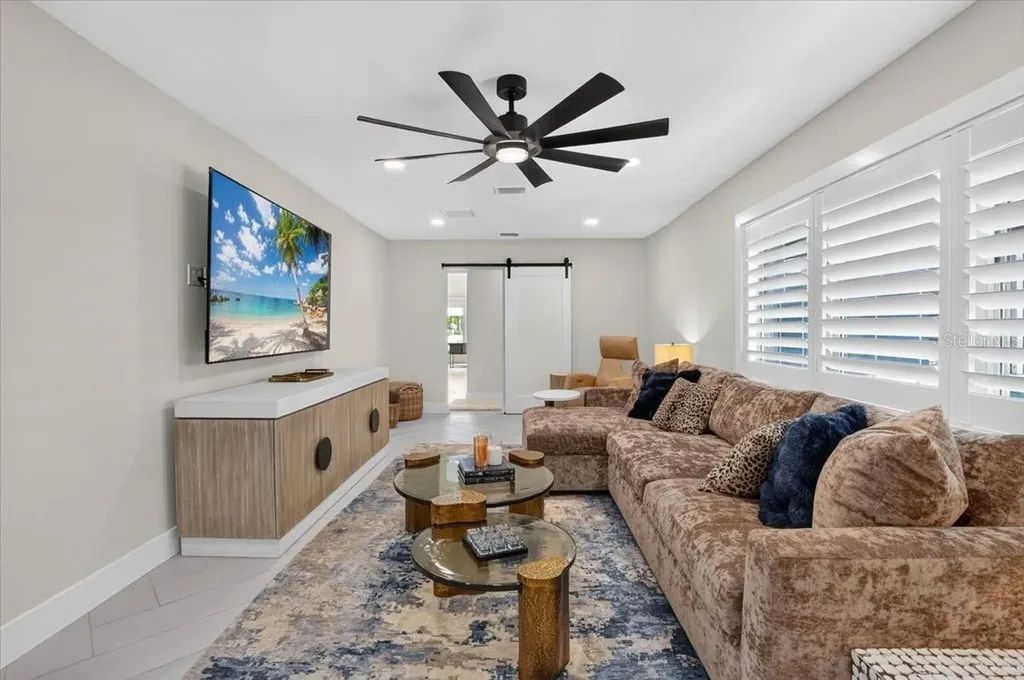 208 N Polk Drive Sarasota FL 34236