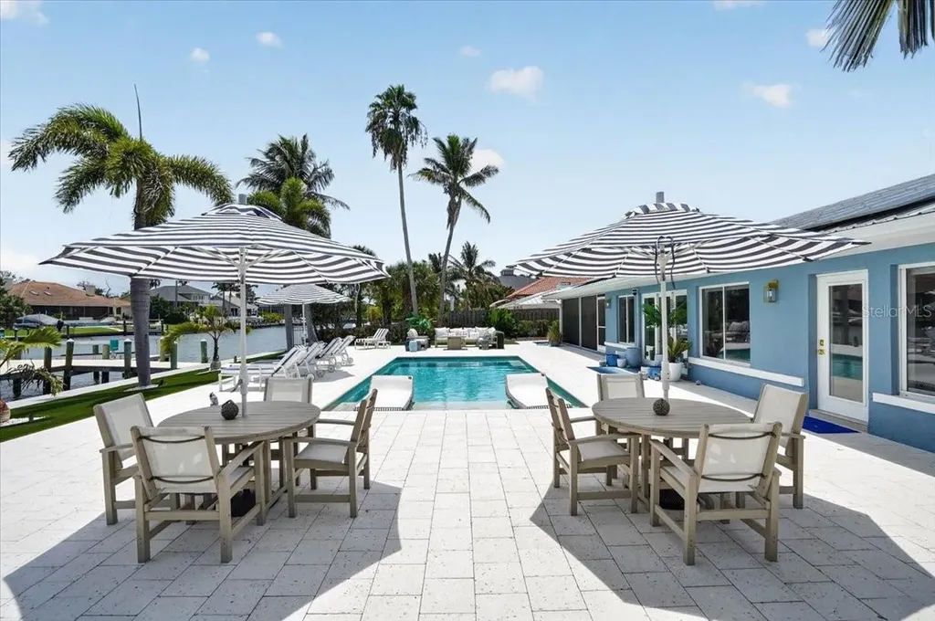208 N Polk Drive Sarasota FL 34236