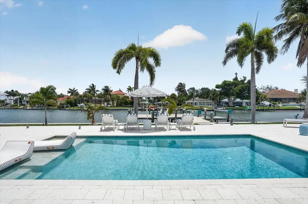 208 N Polk Drive Sarasota FL 34236