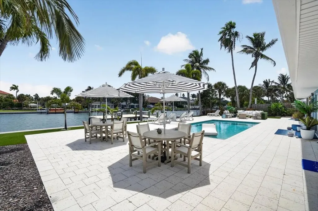 208 N Polk Drive Sarasota FL 34236