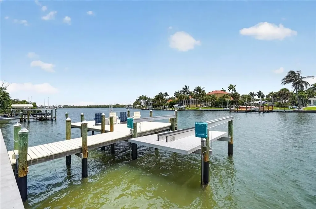 208 N Polk Drive Sarasota FL 34236