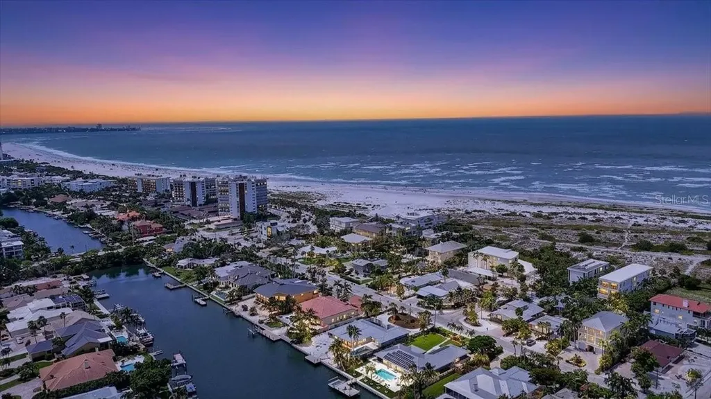 208 N Polk Drive Sarasota FL 34236