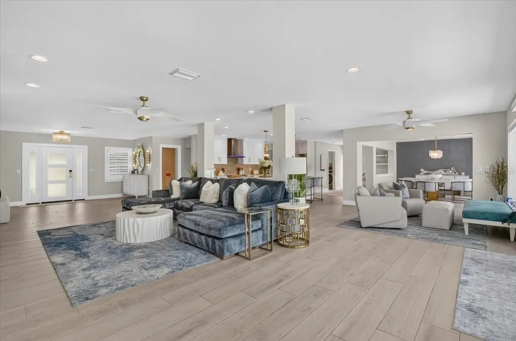 208 N Polk Drive Sarasota FL 34236