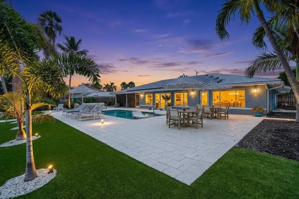 208 N Polk Drive Sarasota FL 34236