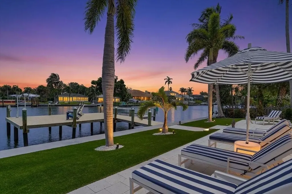 208 N Polk Drive Sarasota FL 34236