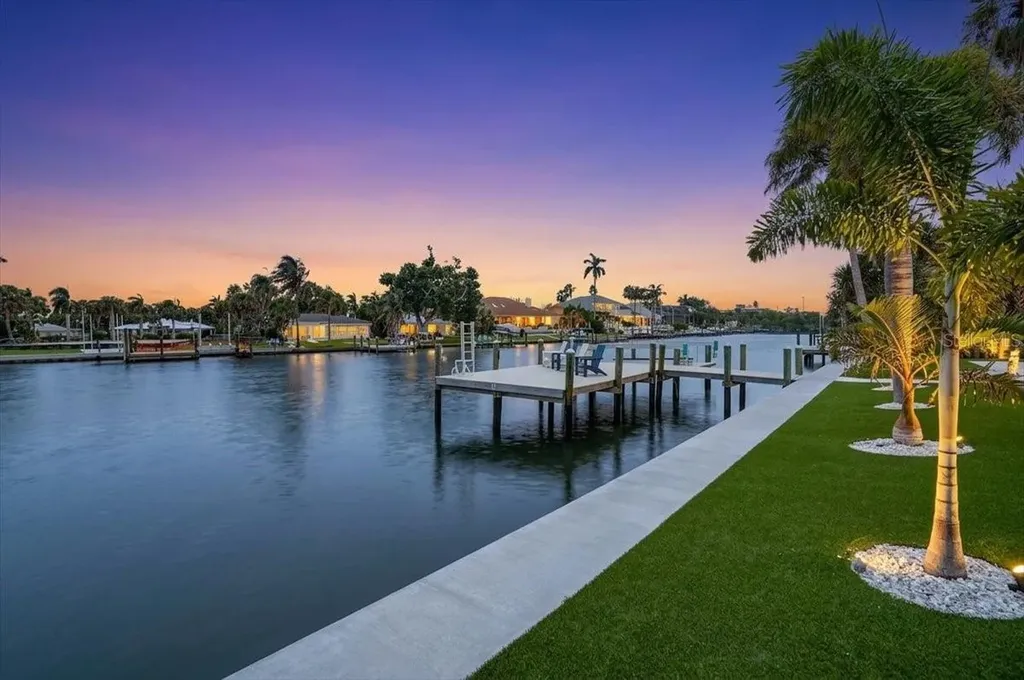 208 N Polk Drive Sarasota FL 34236